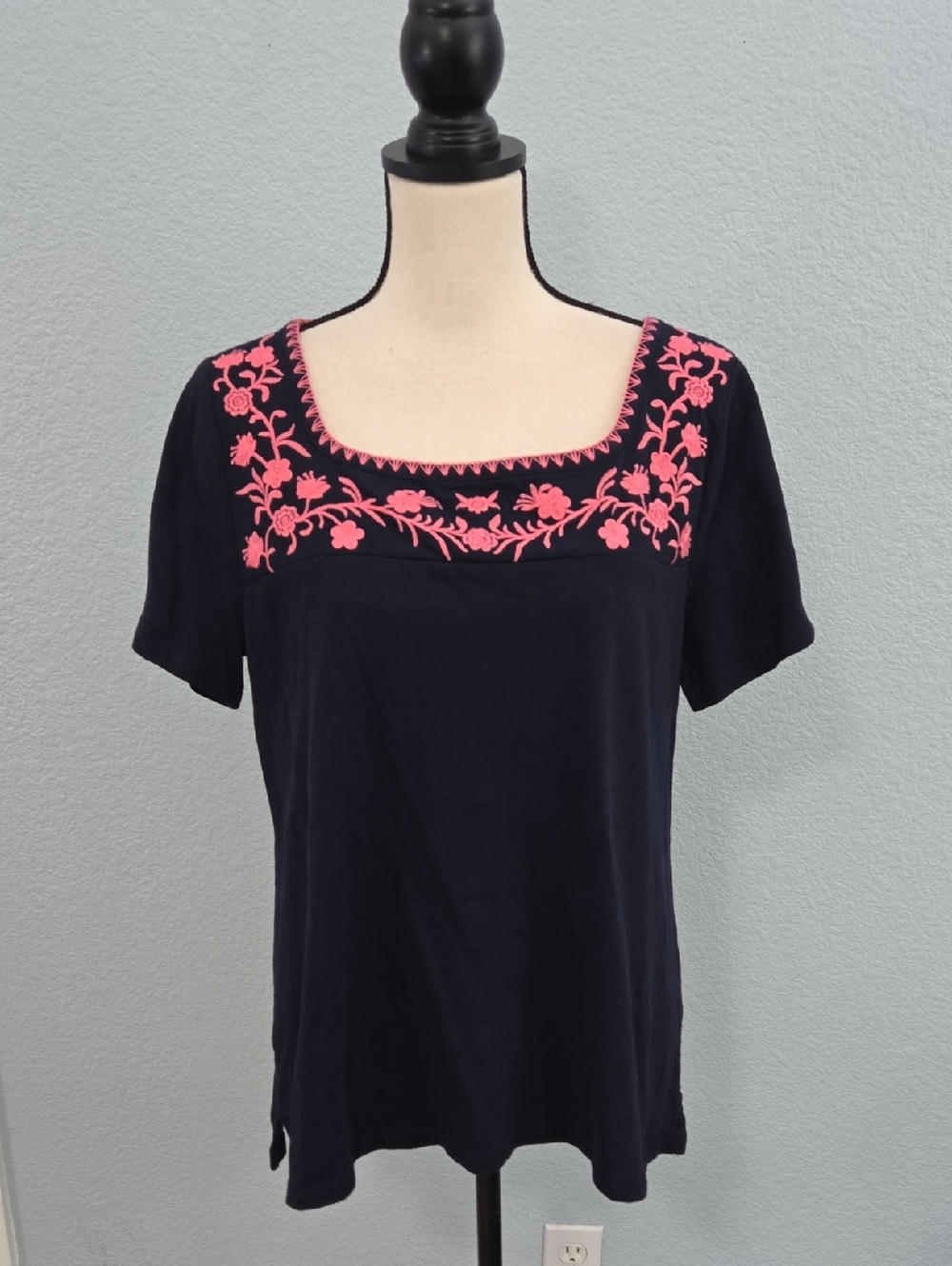 TALBOTS Navy Embroidered Squaree Neck Short-Sleeve Top Pink Floral Sz Large - Picture 2 of 11